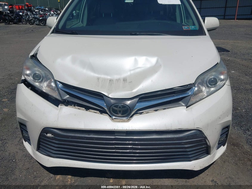 TOYOTA SIENNA - zdjęcie 6