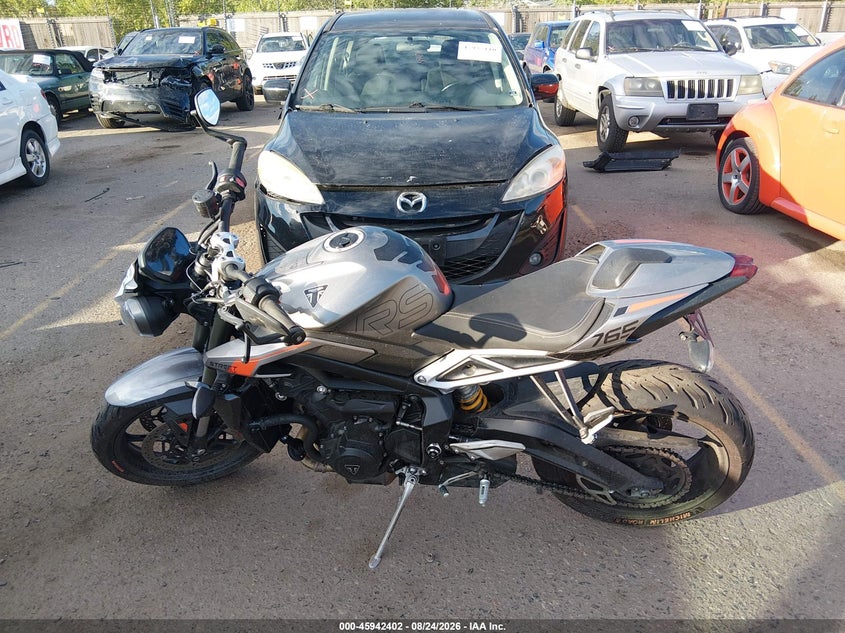 TRIUMPH STREET TRIPLE 2024