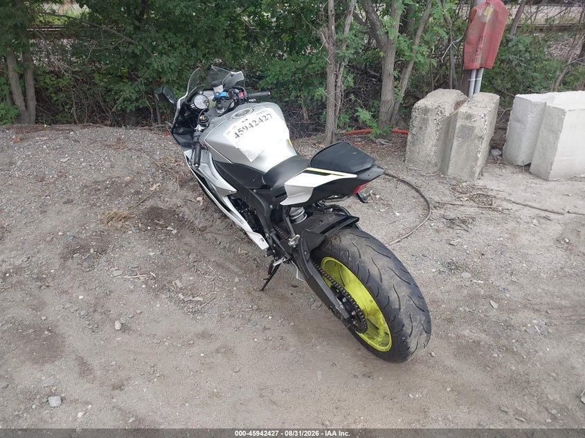 2017 YAMAHA YZFR6 — zdjęcie 3