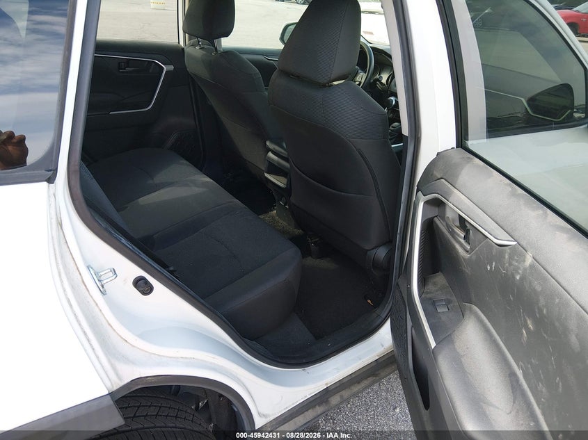TOYOTA RAV4 - zdjęcie 8