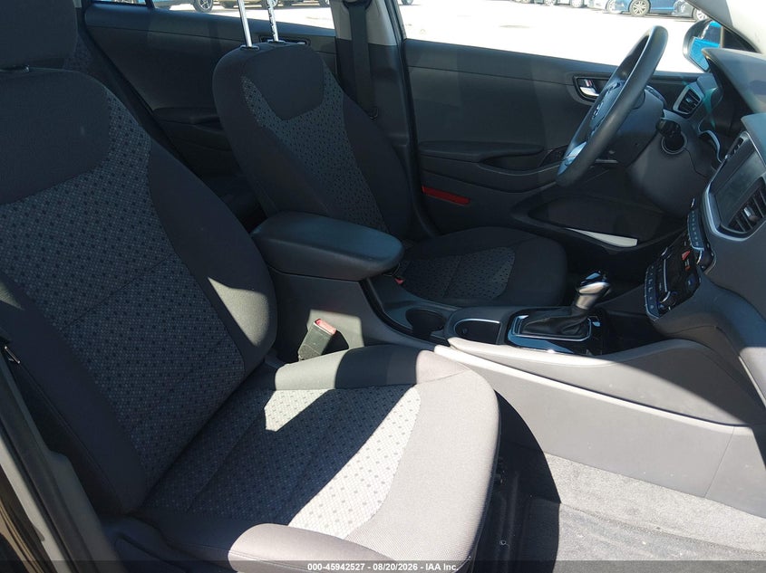 HYUNDAI IONIQ HYBRID 2018 VIN KMHC65LC7JU075427