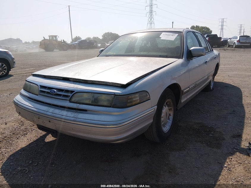 1996 Ford Crown Victoria Lx, Обычный износ, IAAI, VIN 2FALP74W9TX172880 — фото 2