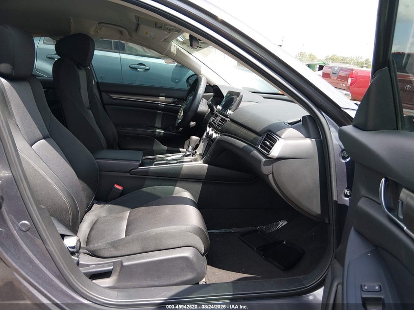 2018 HONDA ACCORD auction photo 5