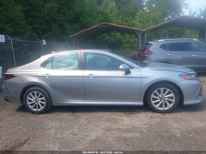 TOYOTA CAMRY - zdjęcie 13