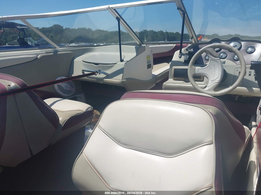 1997 MAXUM 20' auction photo 5