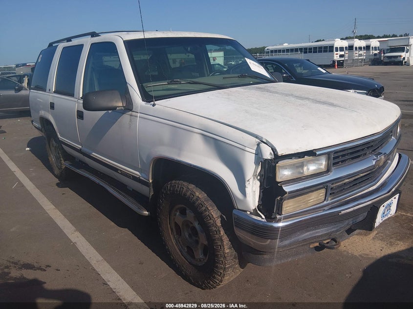 1997 CHEVROLET TAHOE auction photo 1