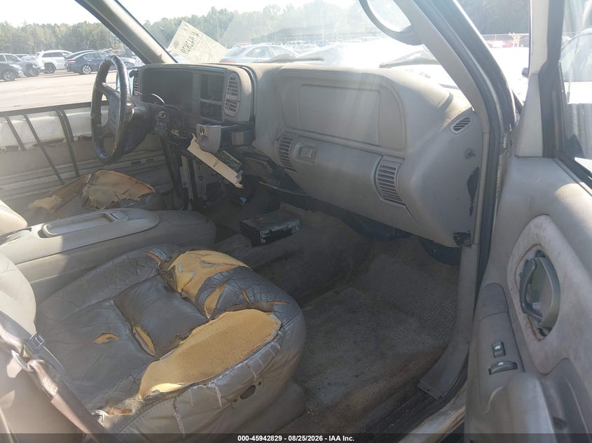 1997 CHEVROLET TAHOE auction photo 5