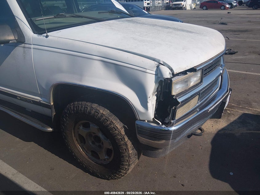 1997 CHEVROLET TAHOE auction photo 6