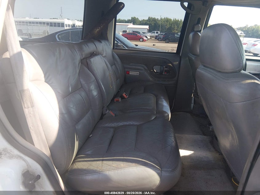 1997 CHEVROLET TAHOE auction photo 8