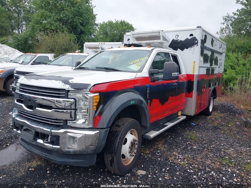 2017 FORD F-550 CHASSIS auction photo 2