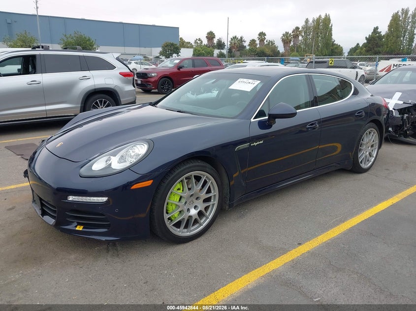 2016 Porsche Panamera, Right Front, IAAI, VIN WP0AD2A78GL040870 — photo 2