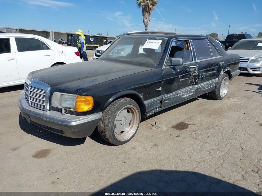 1990 MERCEDES-BENZ 560 auction photo 2