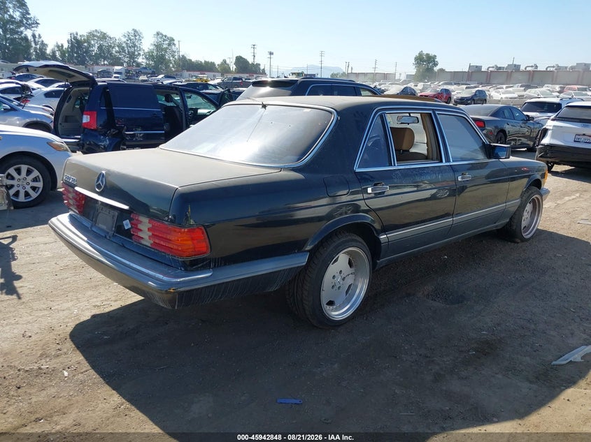1990 MERCEDES-BENZ 560 auction photo 4