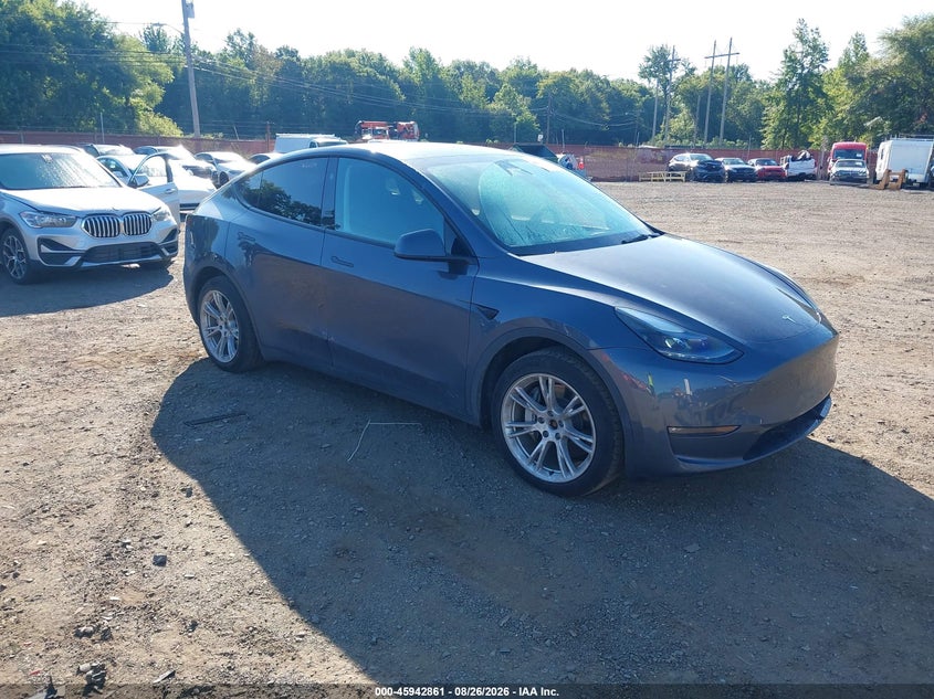 TESLA MODEL Y - zdjęcie 1