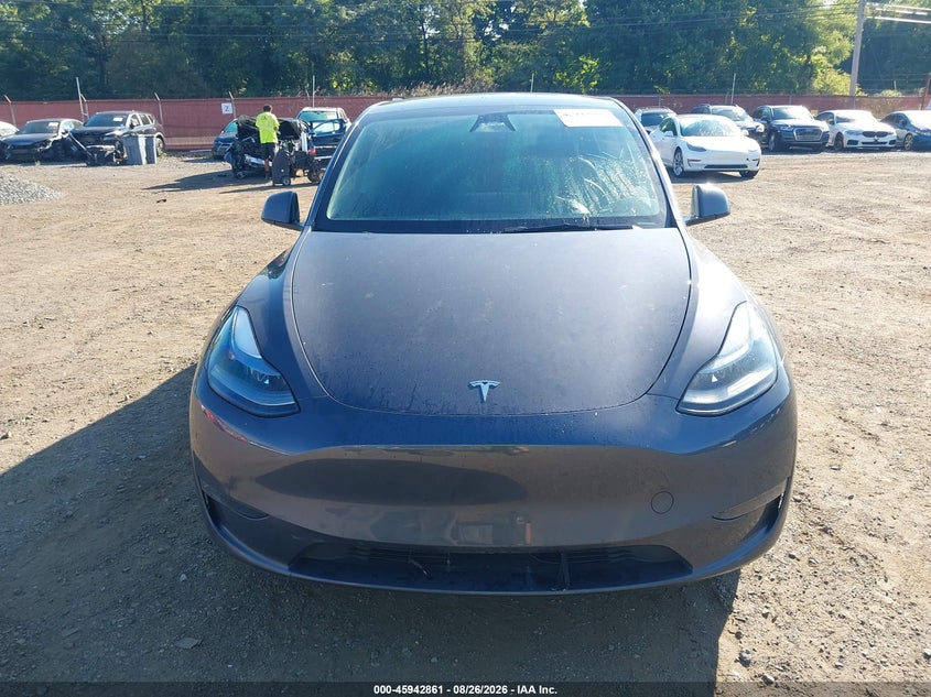 TESLA MODEL Y - zdjęcie 12
