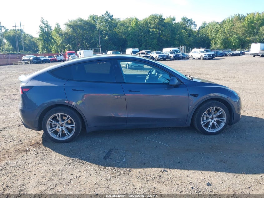 TESLA MODEL Y - zdjęcie 13