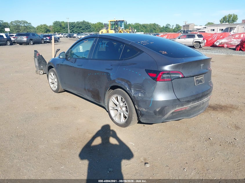 TESLA MODEL Y - zdjęcie 3