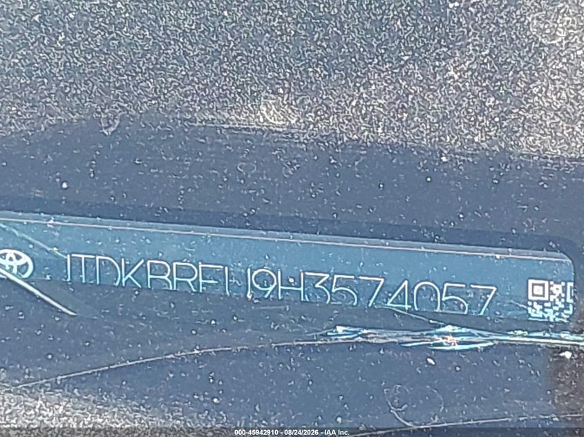 TOYOTA PRIUS - zdjęcie 18