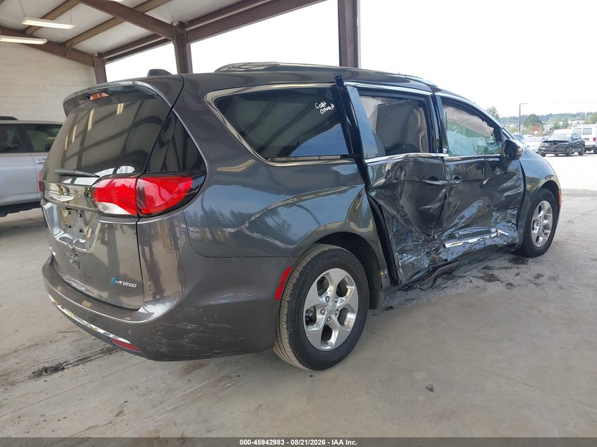 2018 CHRYSLER PACIFICA HYBRID auction photo 4