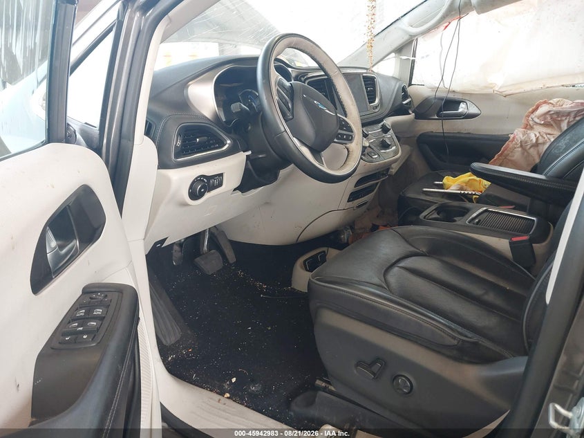 2018 CHRYSLER PACIFICA HYBRID auction photo 5