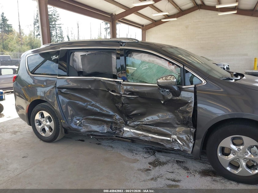 2018 CHRYSLER PACIFICA HYBRID auction photo 6