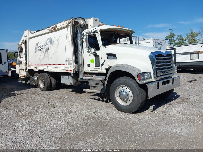 2014 MACK 700 GU700