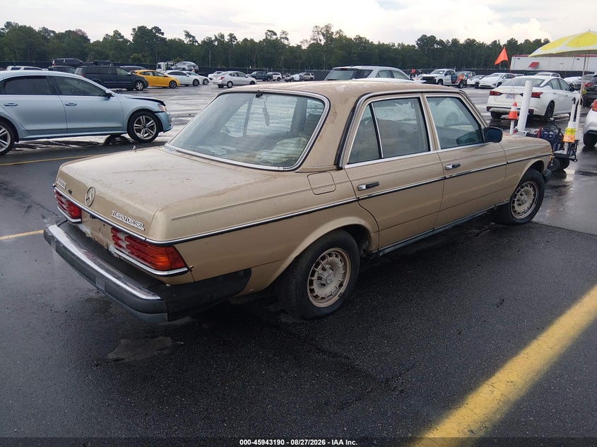 1984 MERCEDES-BENZ 300 auction photo 4