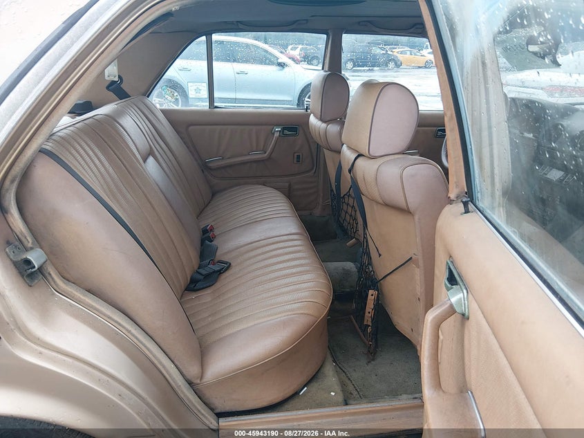 1984 MERCEDES-BENZ 300 auction photo 8