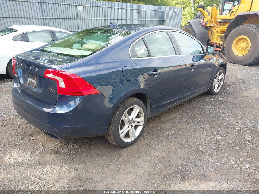 2015 VOLVO S60 auction photo 4
