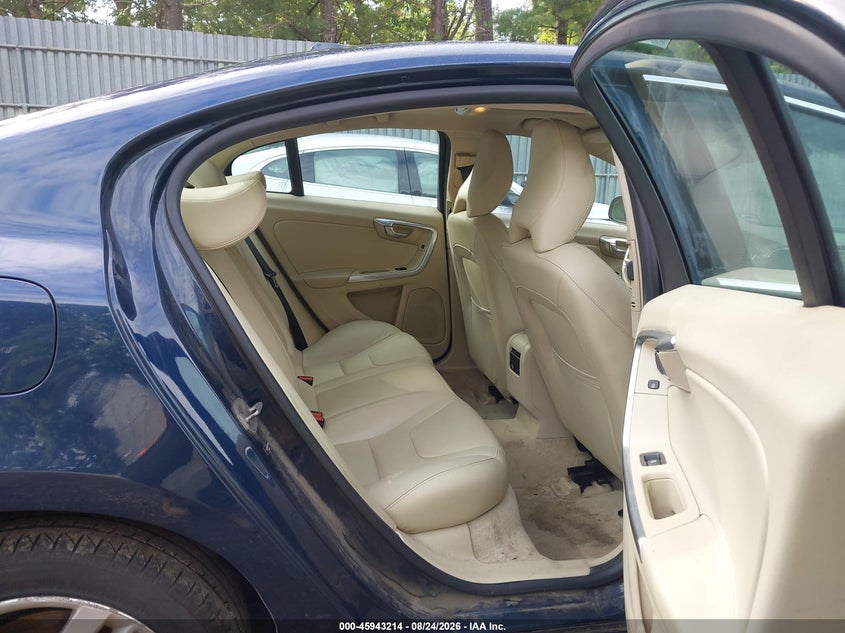 2015 VOLVO S60 auction photo 8