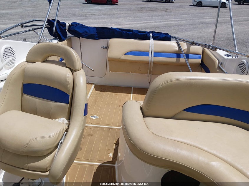 2001 CHAPPARAL 25' auction photo 8