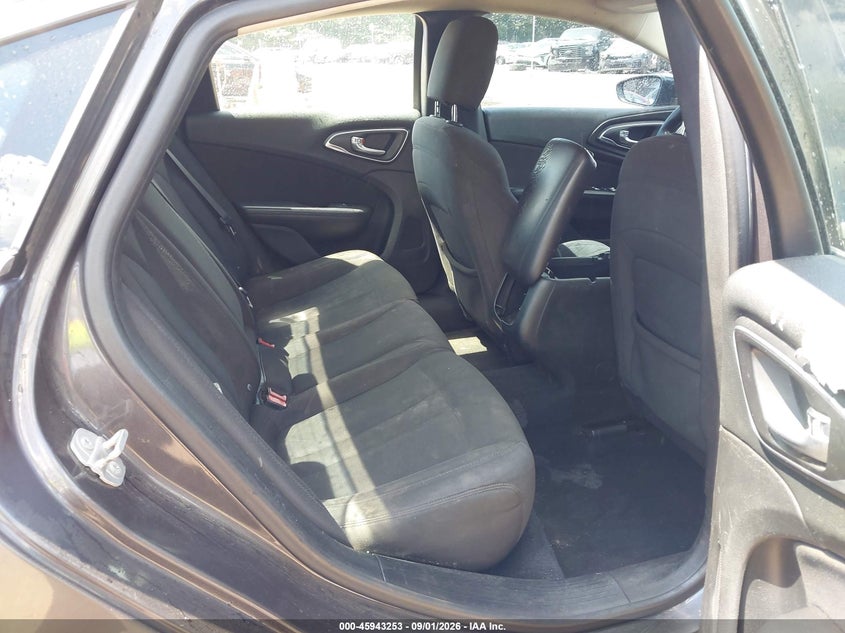 2015 CHRYSLER 200 auction photo 8
