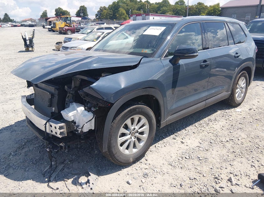 2025 Toyota Highlander, Front End, IAAI, VIN 5TDAAAB54SS079687 — photo 2