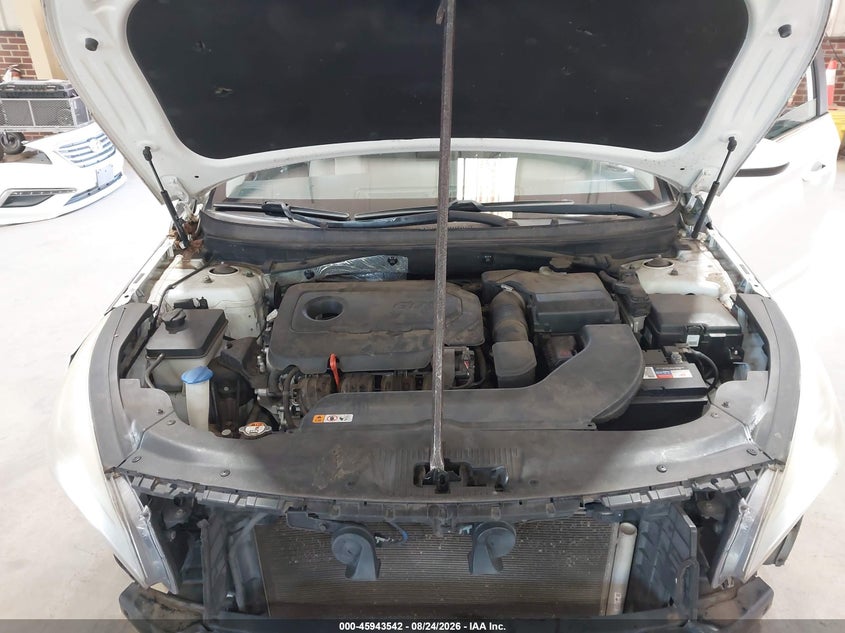 2015 HYUNDAI SONATA SE · Photo 10