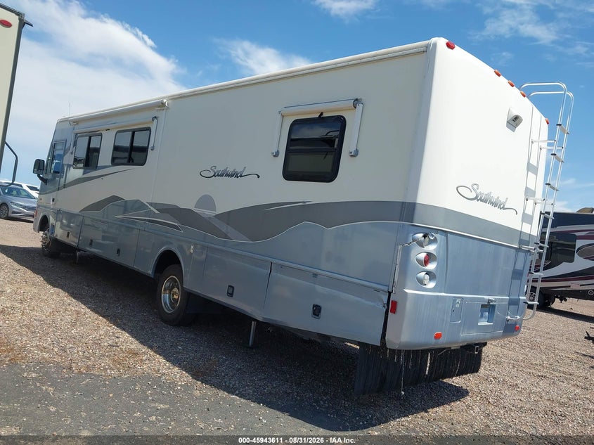 2002 WORKHORSE CUSTOM CHASSIS MOTORHOME CHASSIS auction photo 3