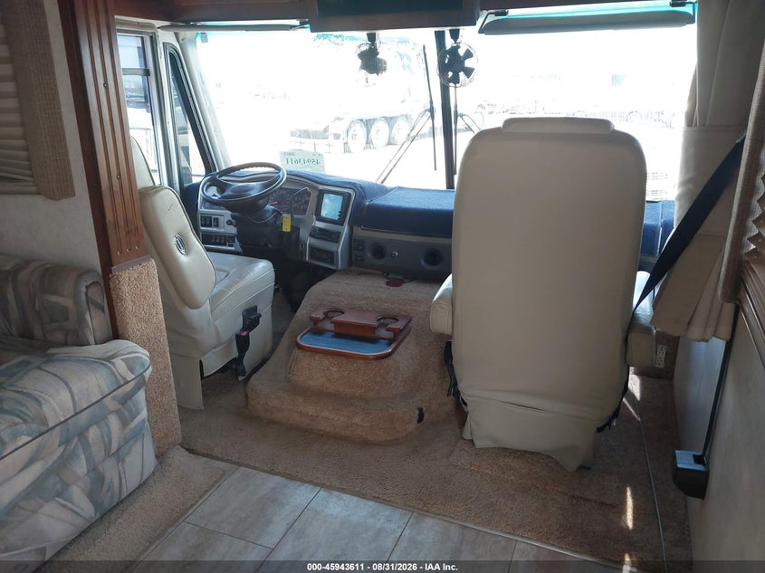 2002 WORKHORSE CUSTOM CHASSIS MOTORHOME CHASSIS auction photo 5