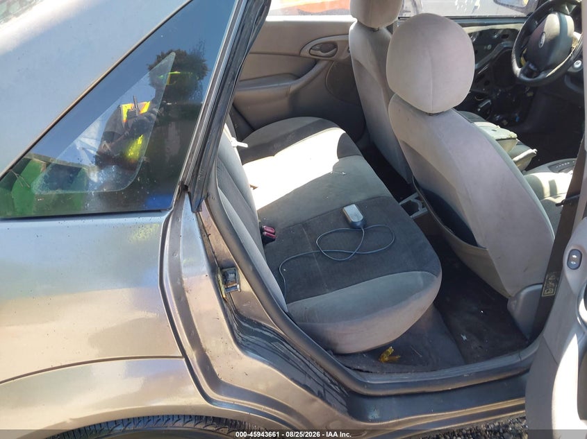 2003 FORD FOCUS auction photo 8