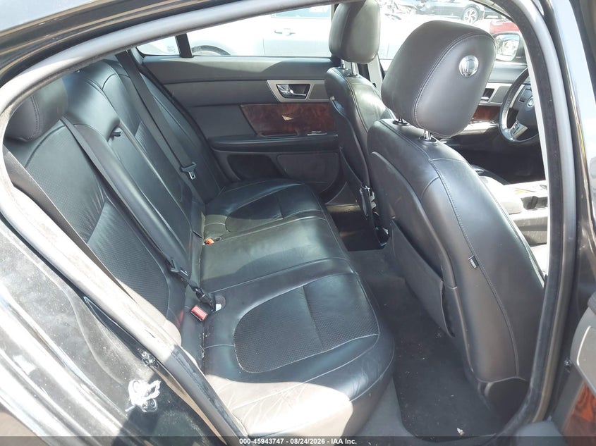2011 JAGUAR XF auction photo 8