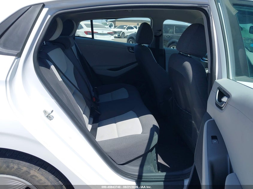 2020 HYUNDAI IONIQ HYBRID auction photo 8