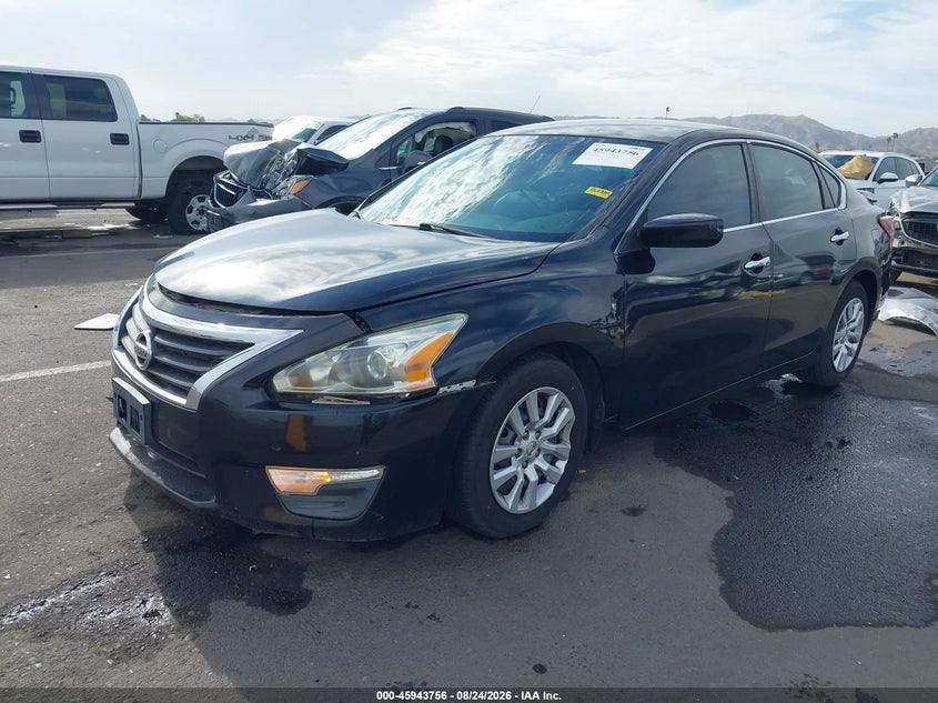 2013 Nissan Altima, Right Front, IAAI, VIN 1N4AL3AP3DN433495 — photo 2