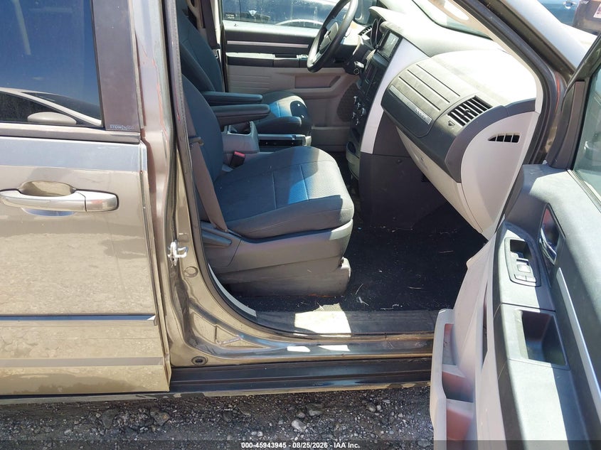 2010 DODGE GRAND CARAVAN auction photo 5