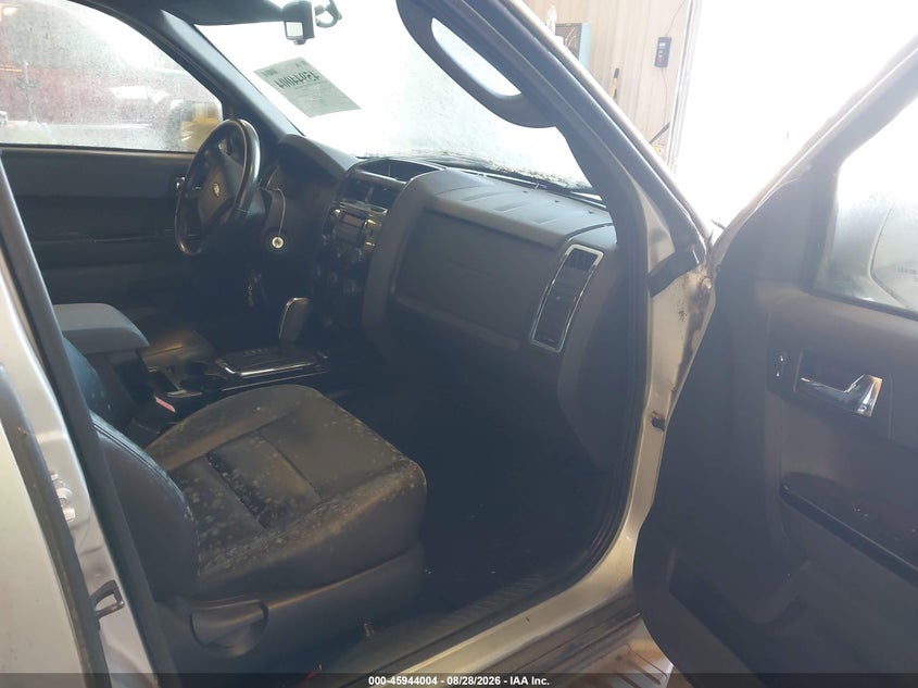 2010 FORD ESCAPE auction photo 5