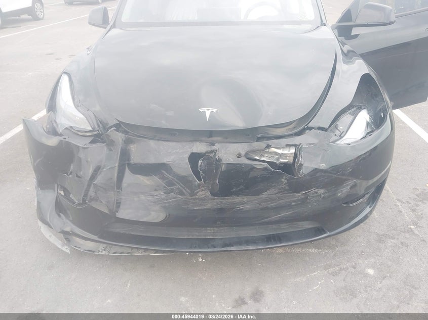 TESLA MODEL Y - zdjęcie 6