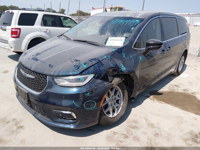 2025 Chrysler Pacifica, Left Front, IAAI, VIN 2C4RC1BG0SR512946 — photo 2