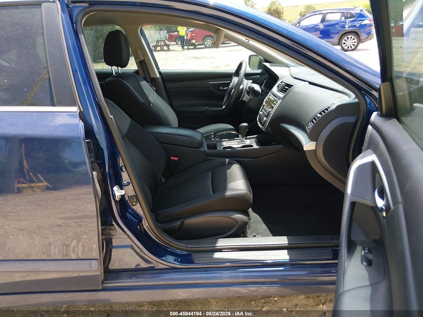 2017 NISSAN ALTIMA auction photo 5