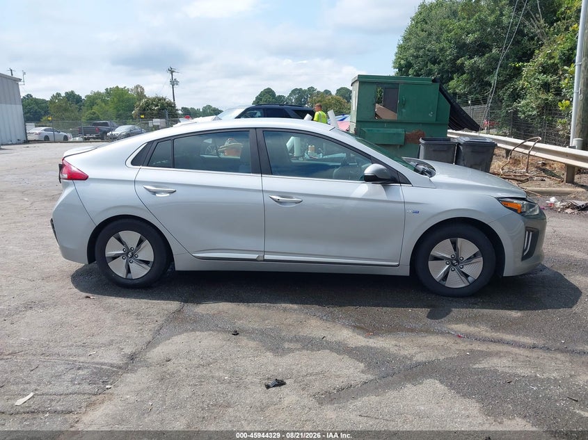 2020 HYUNDAI IONIQ HYBRID SE · Фото 13