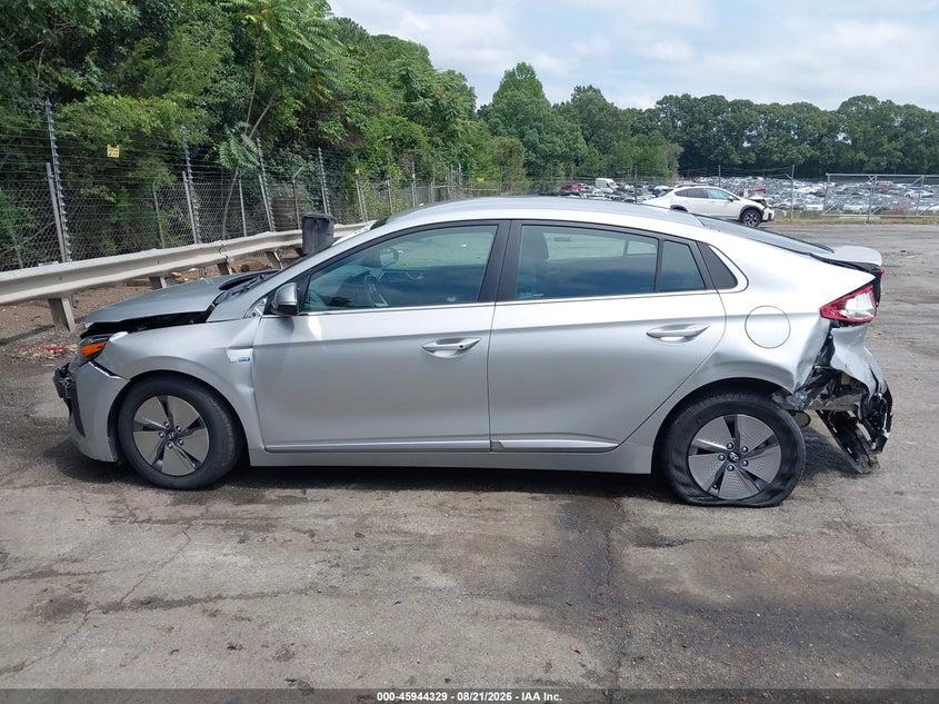 2020 HYUNDAI IONIQ HYBRID SE · Фото 14