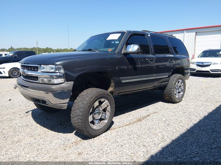 2004 CHEVROLET TAHOE auction photo 2