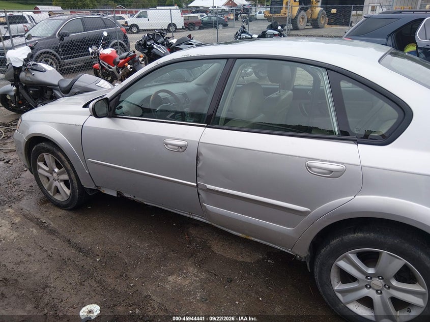 2005 SUBARU OUTBACK 3.0R · Фото 14