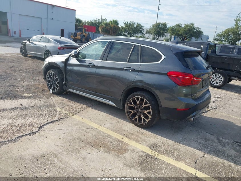 2021 BMW X1 auction photo 3